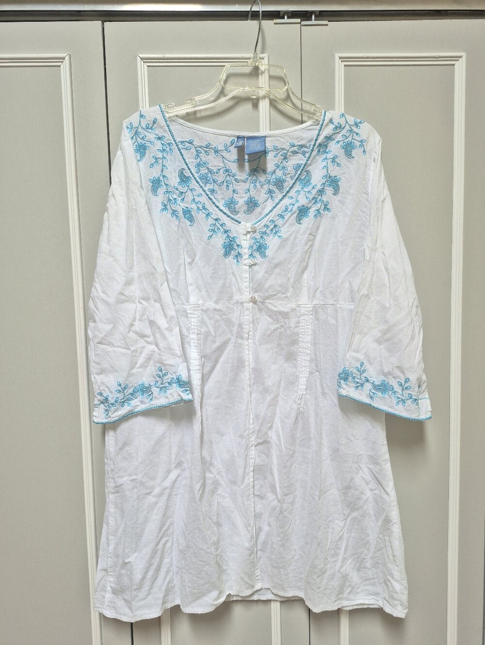 Vimtage Y2k White Tunic Top with Turquoise Embroidery - Women
